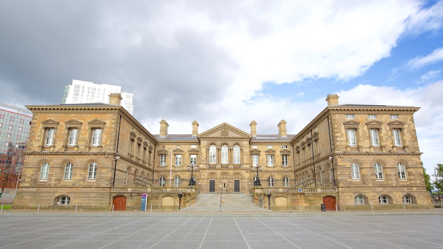 Belfast bevat historisch erfgoed, historische architectuur en een overheidsgebouw