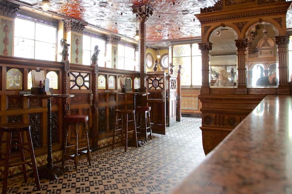 Belfast featuring a bar, interior views and heritage elements