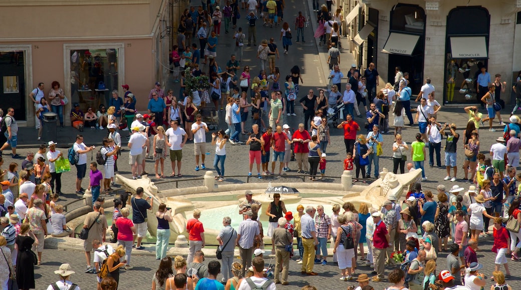 Via del Babuino fasiliteter samt torg eller plass, gatescener og fjell