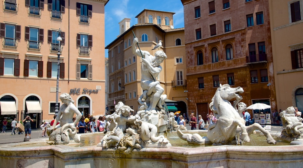 Rome Historic Centre which includes a fountain, a square or plaza and a statue or sculpture