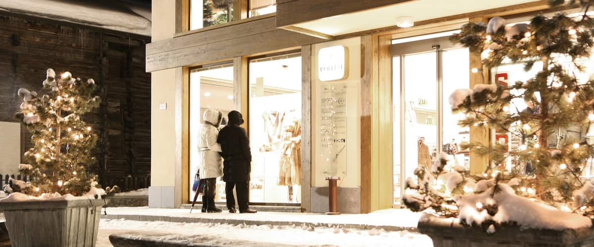 Livigno showing night scenes, snow and nightlife