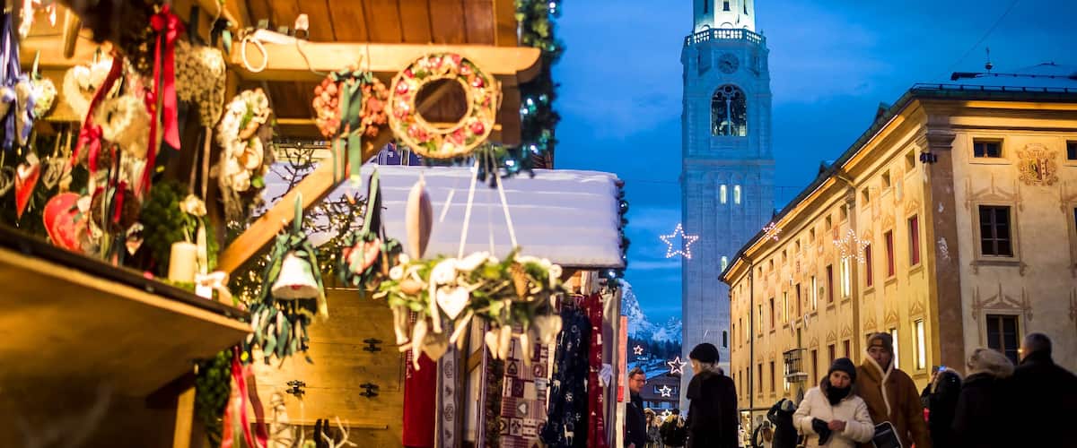 Cortina d\'Ampezzo which includes snow, markets and nightlife