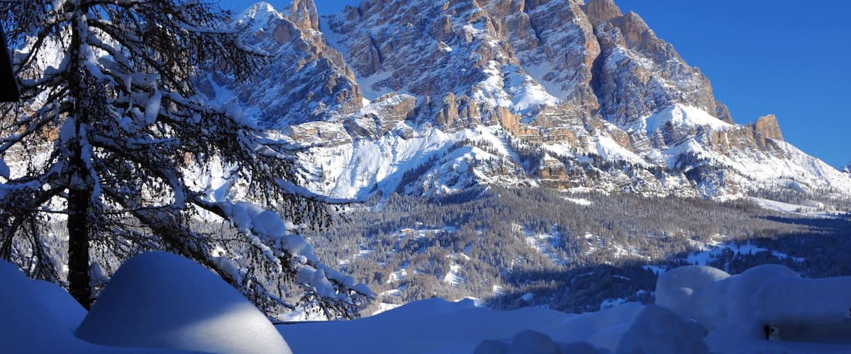 Cortina d\'Ampezzo Skisportssted og byder på sne og bjerge