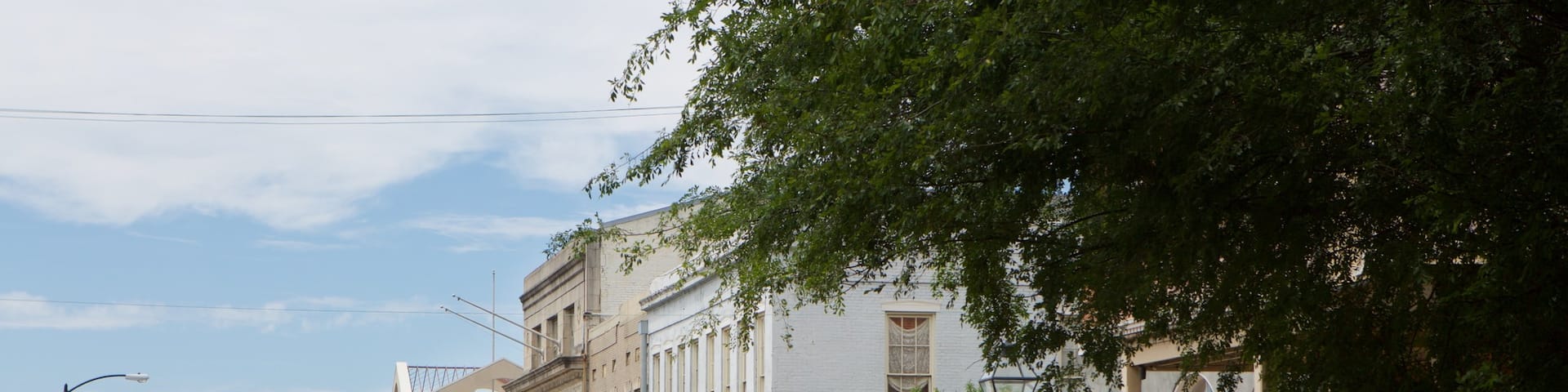 Natchez showing street scenes