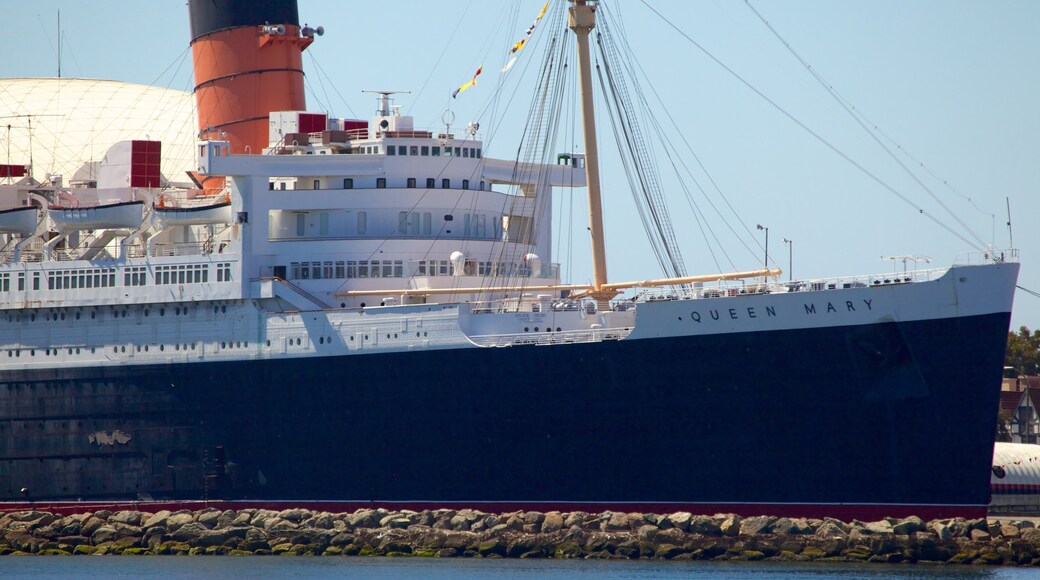 Long Beach showing cruising and general coastal views