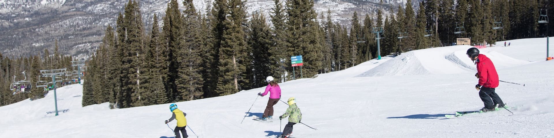 Purgatory Ski Area showing landscape views, mountains and snow