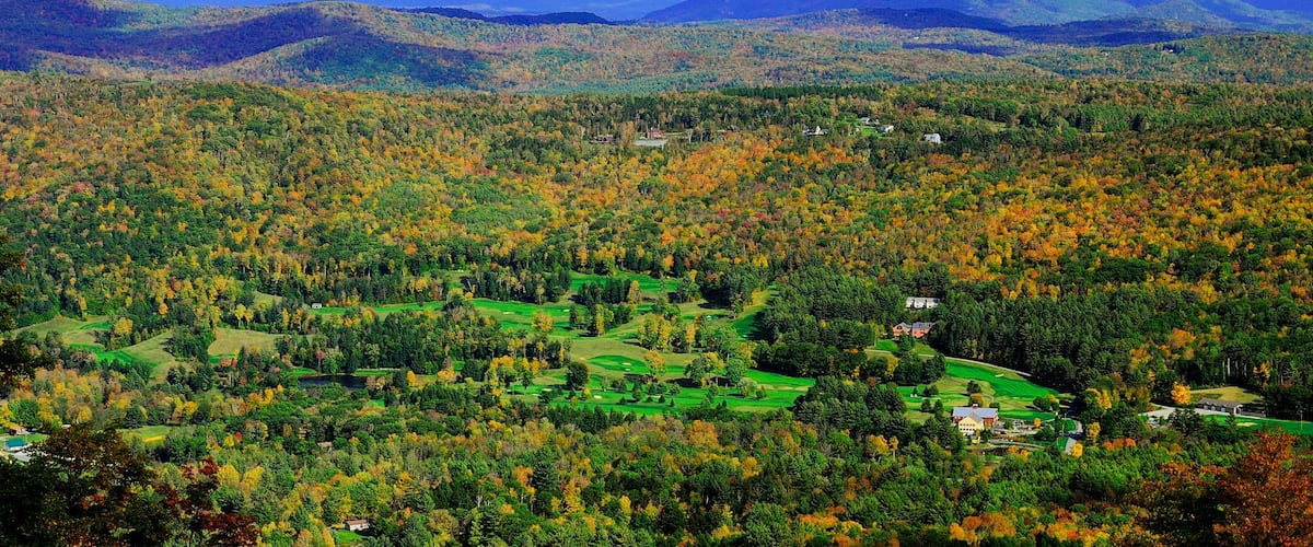Okemo Valley Golf Club featuring luksushotelli tai lomakeskus, maisemat ja metsät