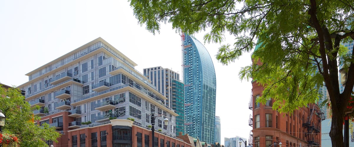 Ciudad Vieja ofreciendo escenas urbanas, una ciudad y arquitectura moderna