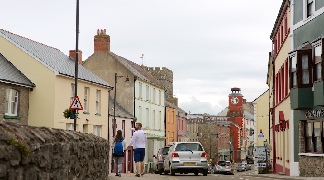 Pembroke che include strade