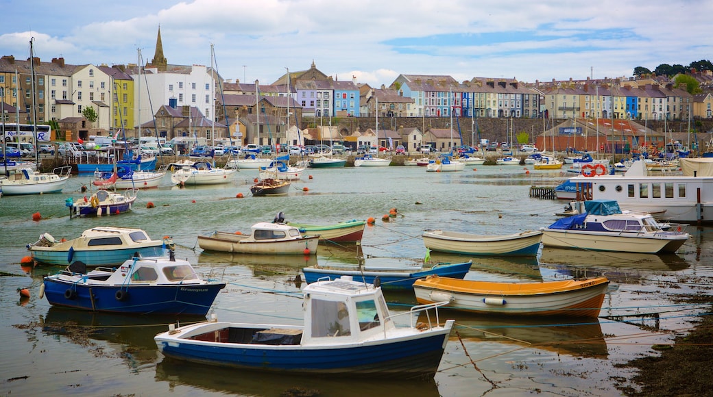 Caernarfon which includes a river or creek, a marina and a small town or village