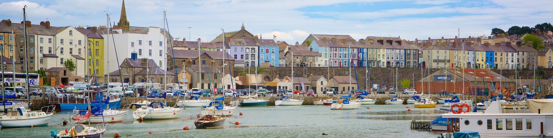 Caernarfon showing boating, a marina and a river or creek