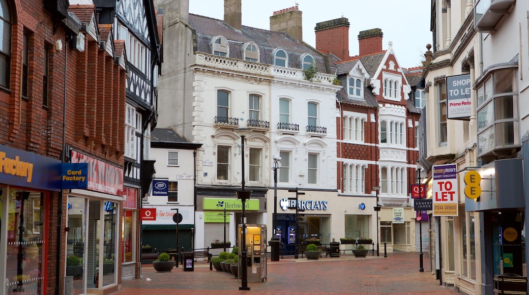 Wrexham montrant scènes de rue