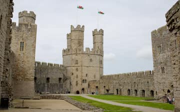 カーナーヴォン城 カーナーヴォン エクスペディア カーナーヴォン城 カーナーヴォン エクスペディア