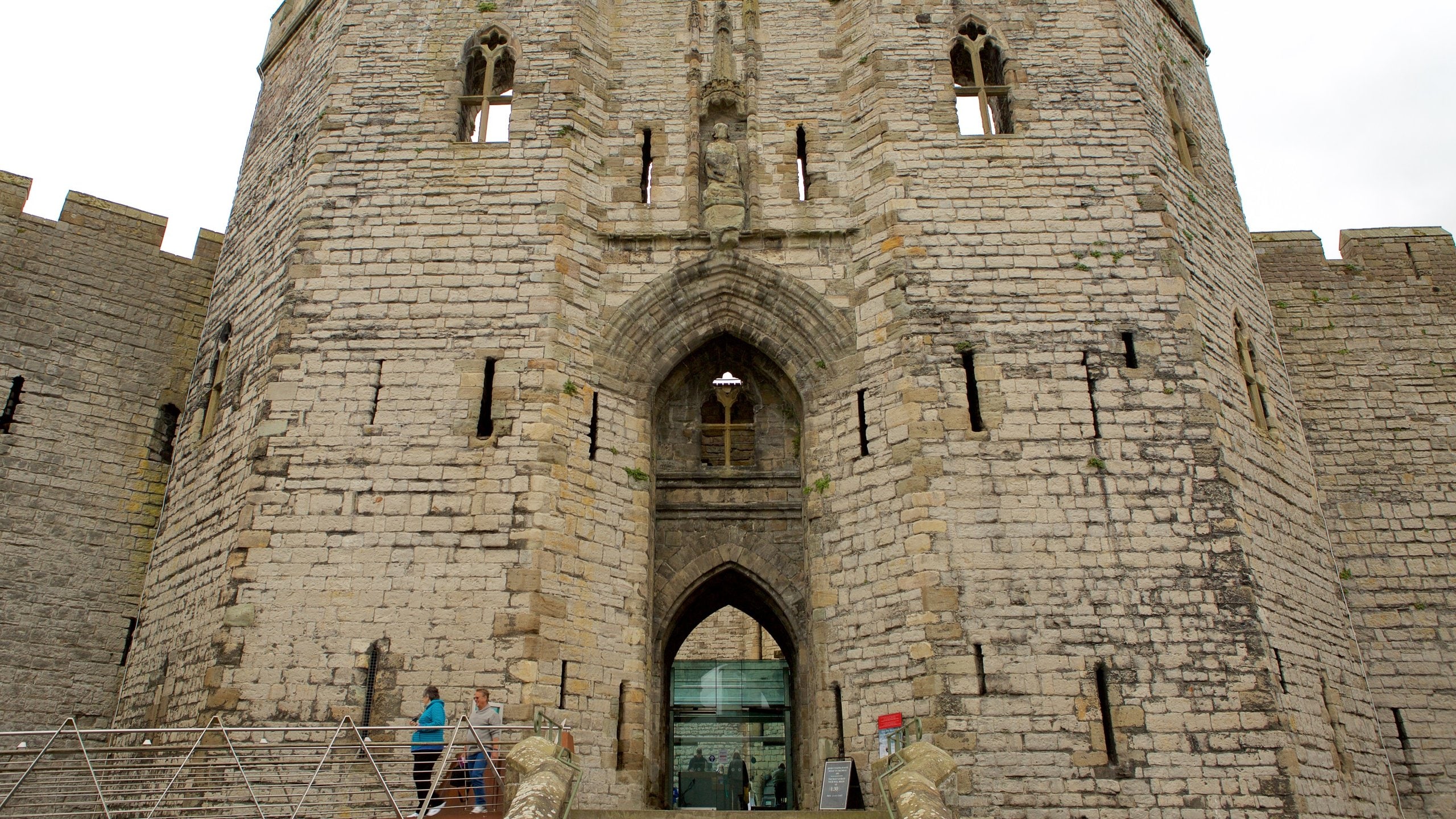 カーナーヴォン城 カーナーヴォン エクスペディア