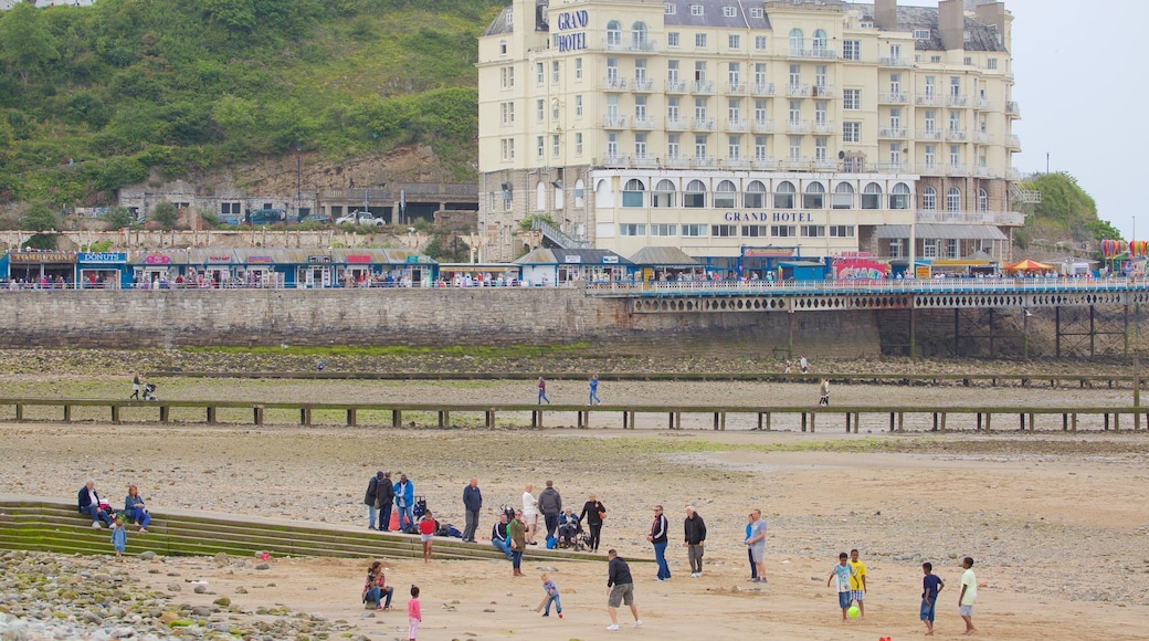 Llandudno featuring a city, a pebble beach and a sandy beach