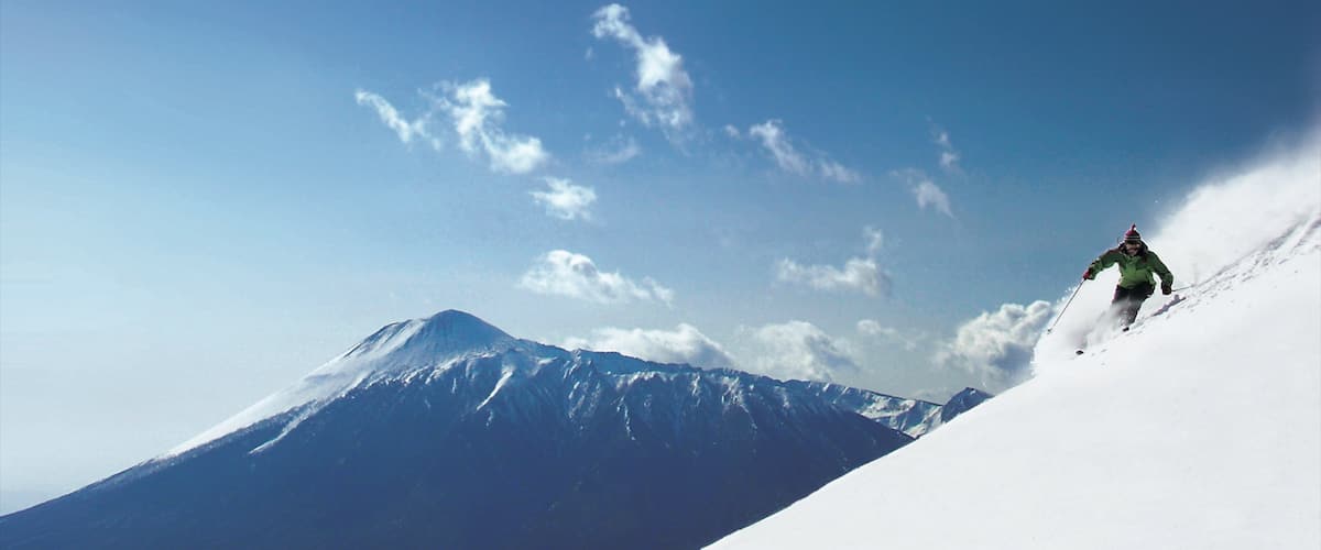 Appi Kogen Ski Resort bevat bergen, sneeuw en skiën