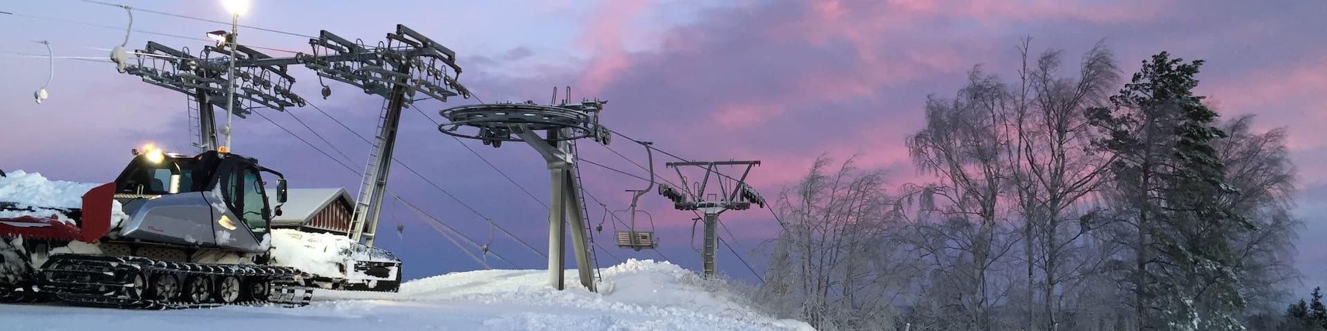 Kungsberget Ski Resort showing snow