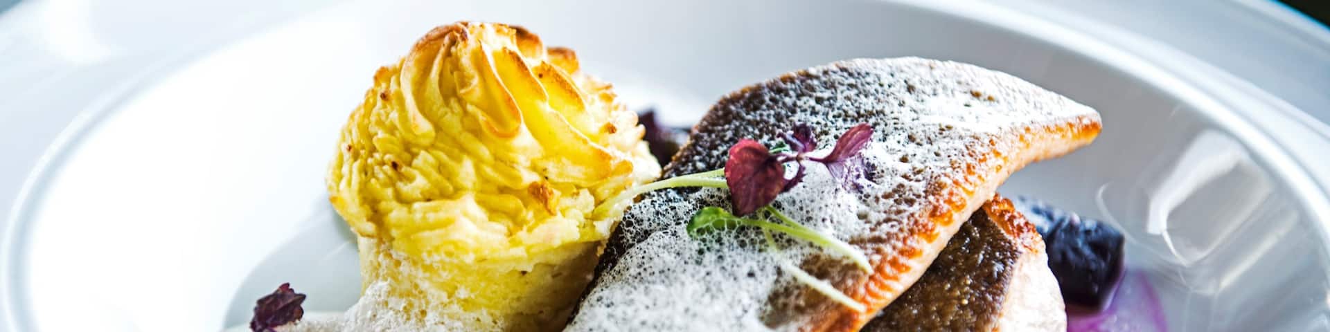 Bjorkliden Fjallby Ski Resort showing food