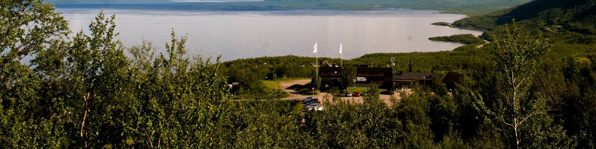 Bjorkliden Fjallby Ski Resort showing tranquil scenes and a lake or waterhole