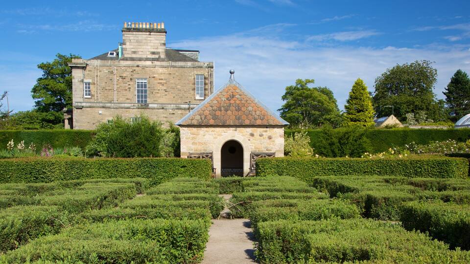 Royal Botanic Garden featuring heritage elements and a park