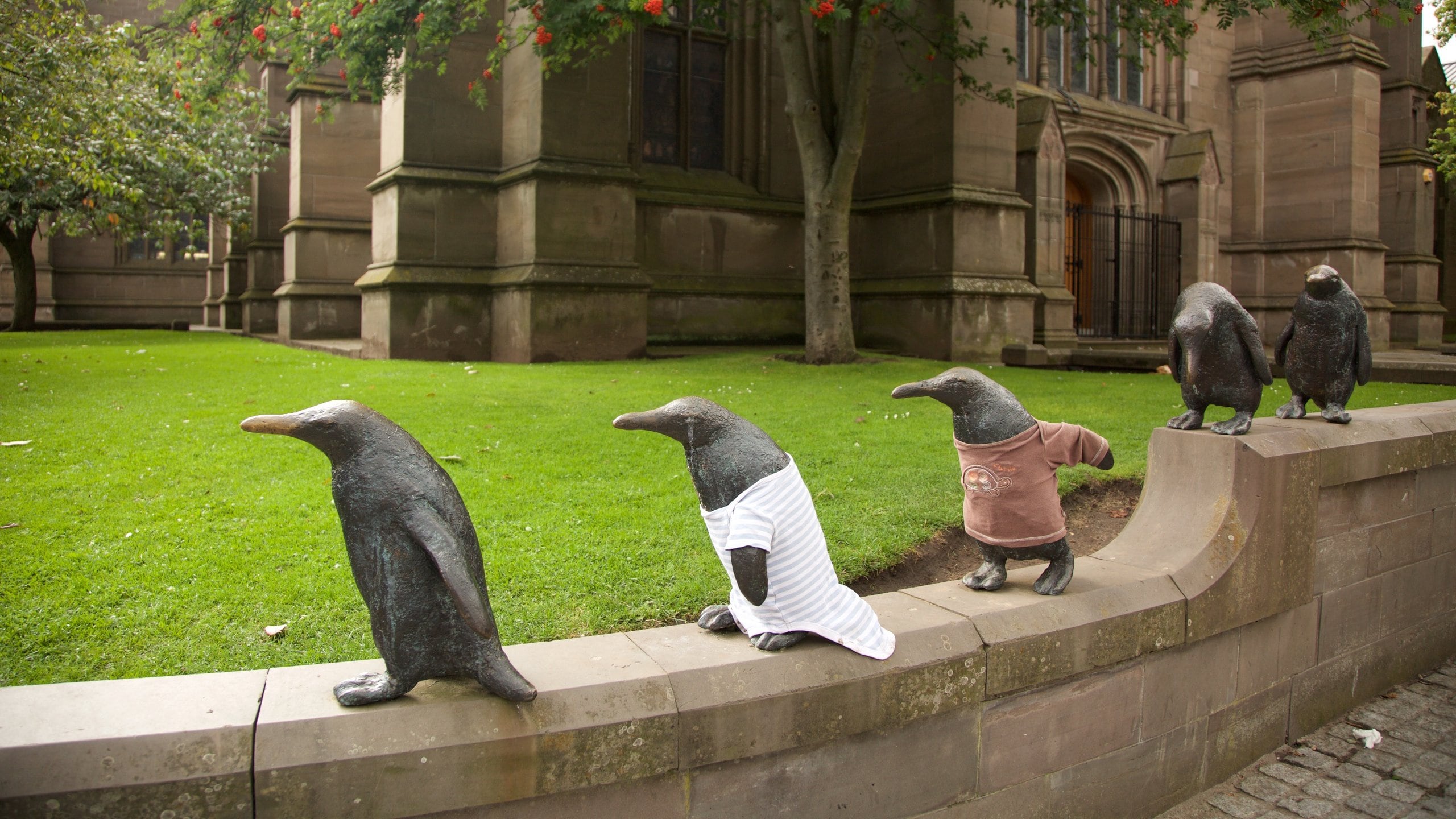 Dundee showing outdoor art