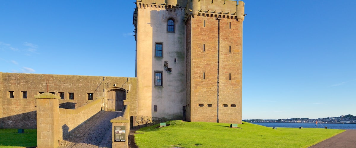 Broughty Ferry which includes a castle