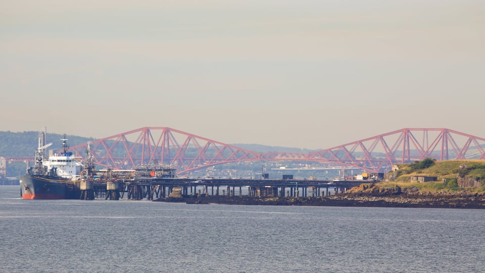 Aberdour showing general coastal views and boating