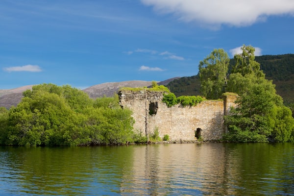 Loch an Eilein das einen Inselansicht, Geschichtliches und Berge