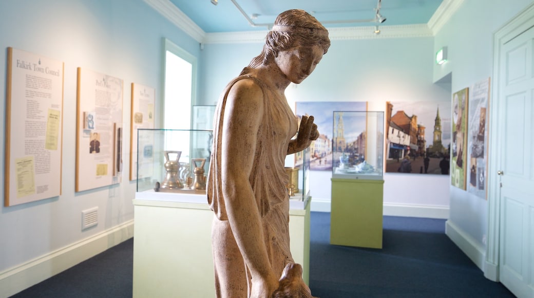 Casa Callendar mostrando uma estátua ou escultura e vistas internas