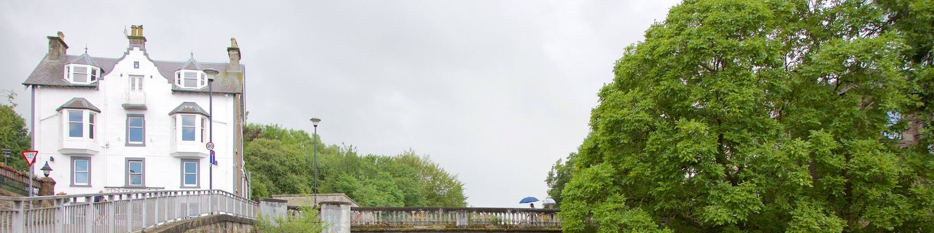 ダンブレーン 表示 河あるいは小川, 小さな町あるいは村 と 橋