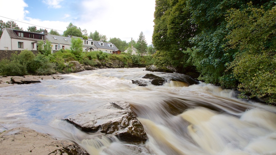 Falls of Dochart featuring rapids
