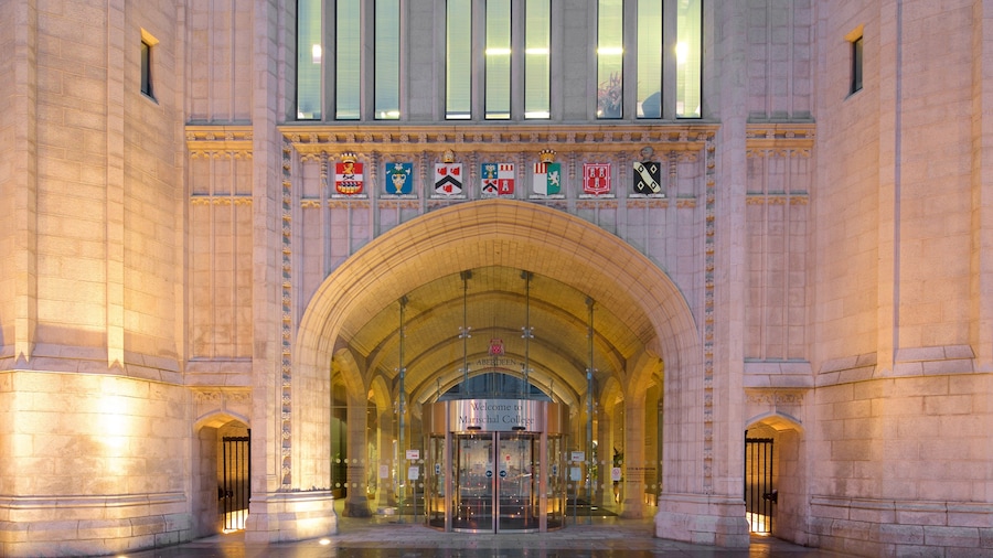 Marischal Museum que incluye elementos del patrimonio