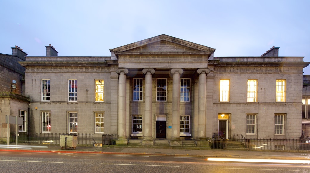 Aberdeen showing street scenes, heritage elements and night scenes