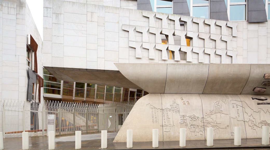 Scottish Parliament som inkluderer gatescener