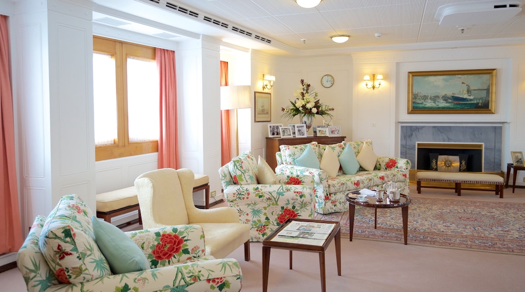 Du thuyền Hoàng gia Britannia trong đó bao gồm chèo thuyền, di sản và cảnh nội thất