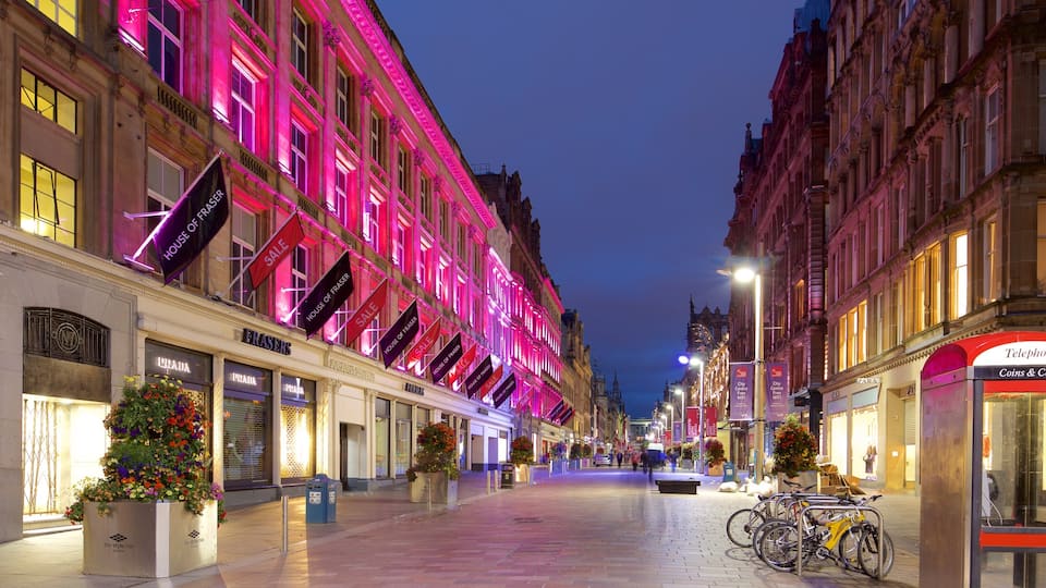 Buchanan Street que incluye escenas cotidianas y escenas nocturnas
