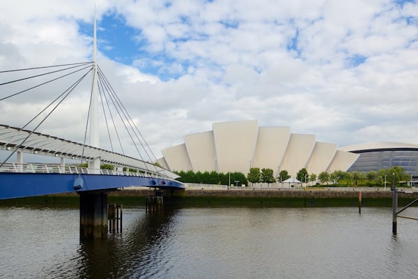Scottish Exhibition and Conference Centre mettant en vedette rivière ou ruisseau et pont
