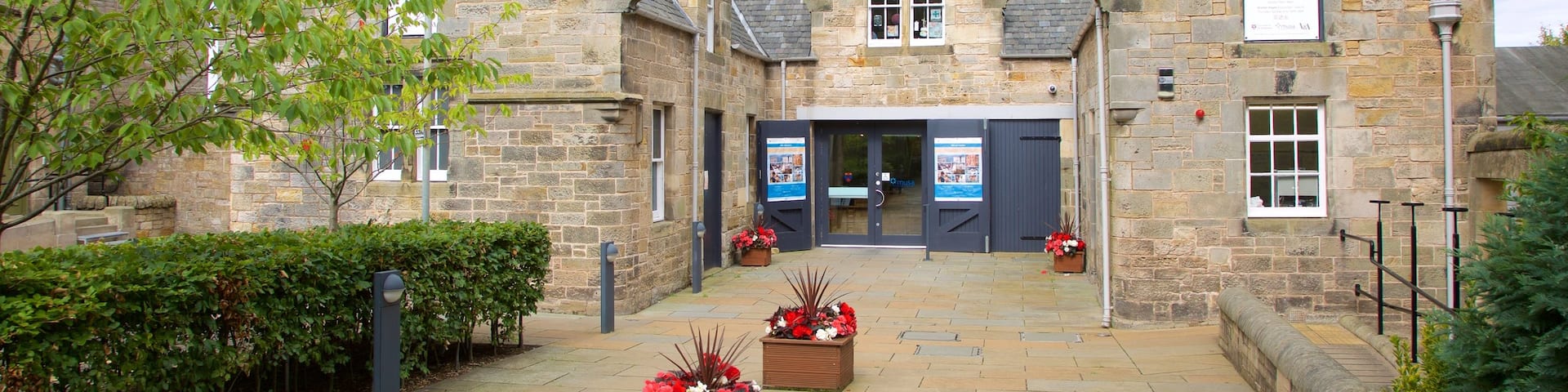 University of St. Andrews qui includes scÚnes de rue et éléments du patrimoine