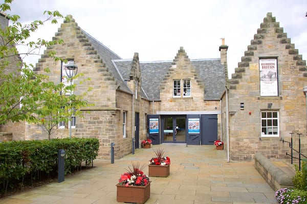 University of St. Andrews featuring heritage elements and street scenes