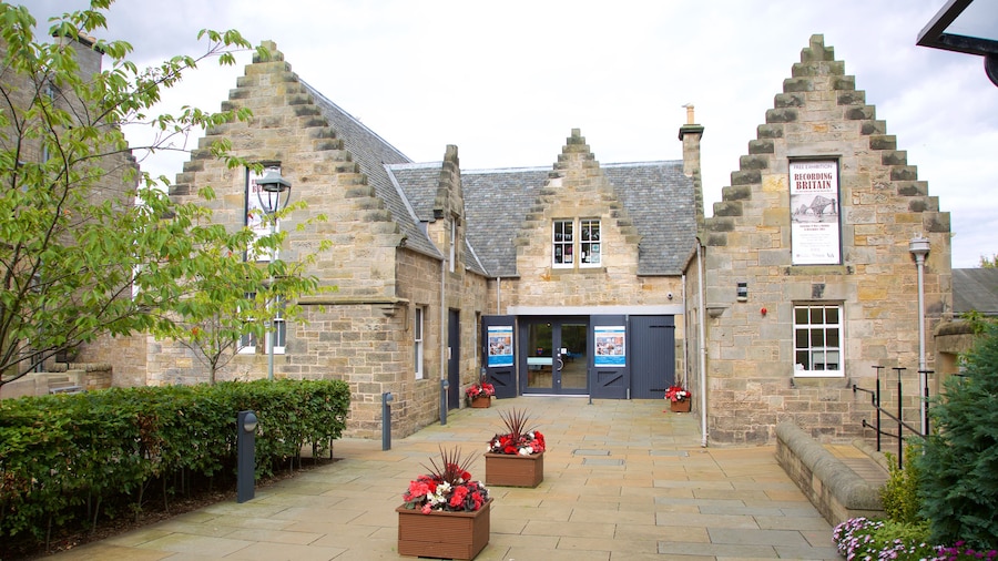 University of St. Andrews qui includes patrimoine historique et scĂšnes de rue
