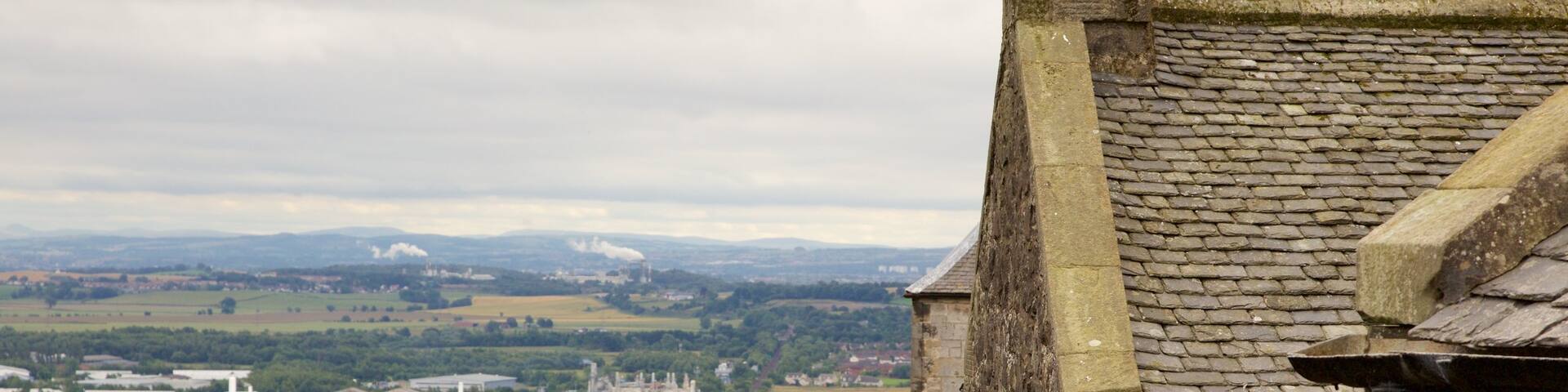Stirling Castle which includes heritage elements and street scenes