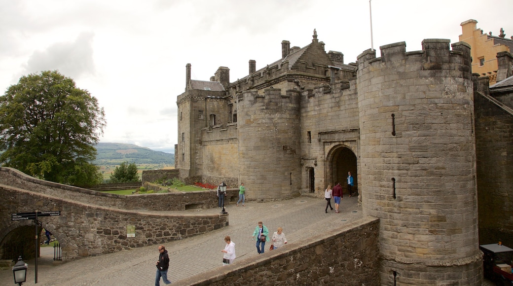 Stirling Castle showing heritage elements and a castle