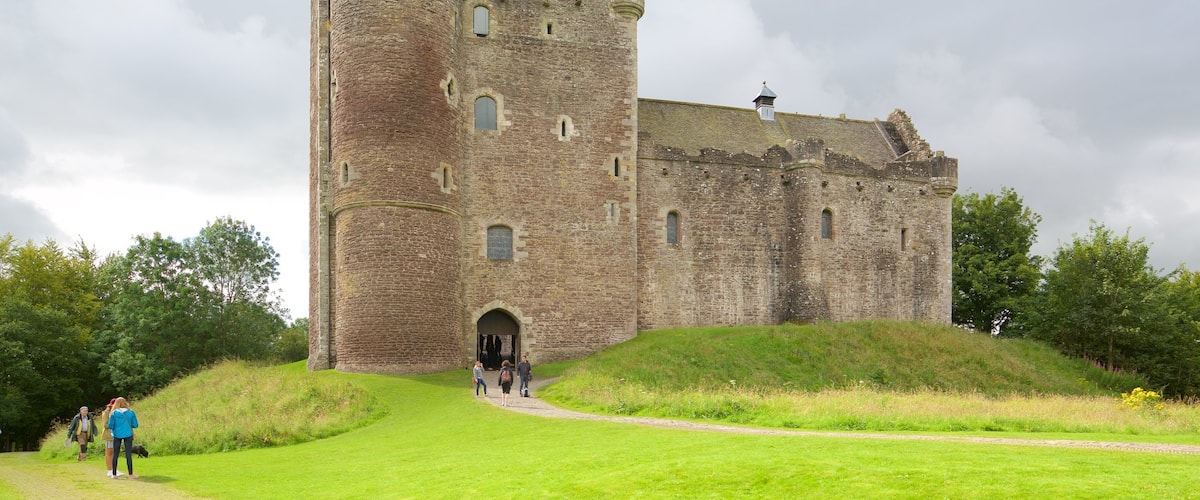 Doune Castle joka esittää perintökohteet ja linna tai palatsi