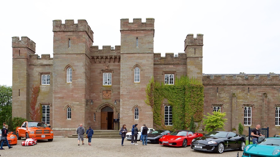 Scone Palace og byder på kulturarvsgenstande, et slot og historiske bygningsværker