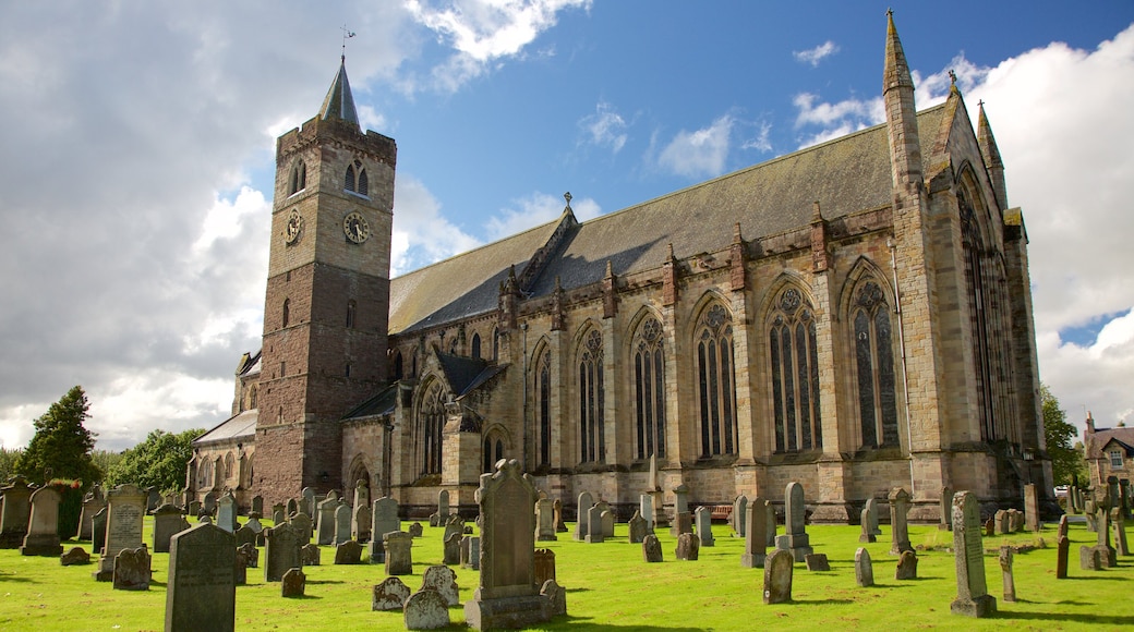 Dunblane Cathedral featuring a cemetery, heritage elements and a church or cathedral