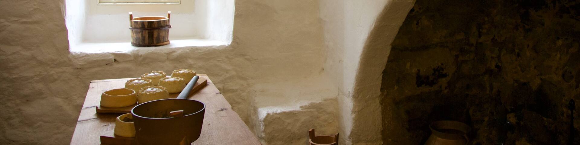 Argyll\'s Lodging featuring heritage elements and interior views