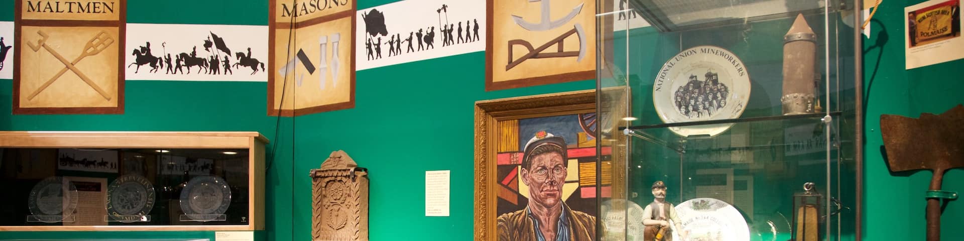 Smith Art Gallery and Museum featuring interior views