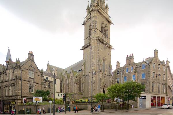 Cathédrale épiscopale St Paul qui includes église ou cathédrale et scènes de rue