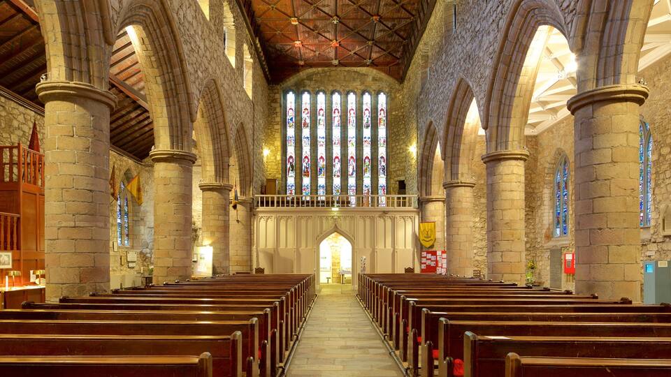 Kathedraal van St. Machar bevat religieuze elementen, interieur en een kerk of kathedraal