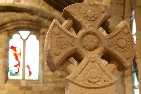 Cathedral of St. Machar montrant éléments religieux, vues intérieures et église ou cathédrale